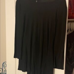 Cable & Gauge Black long shirt over leggings with lace on neckline